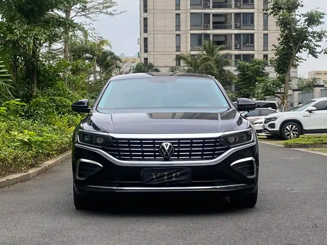 Volkswagen Passat — Фото автомобиля 11