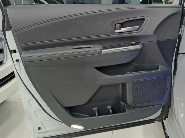 Toyota Sienna — Фото автомобиля 9