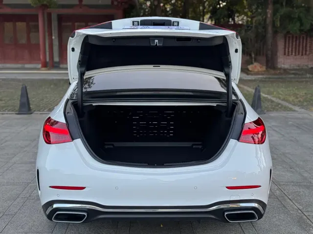Mercedes-Benz C-Class — Фото автомобиля 24