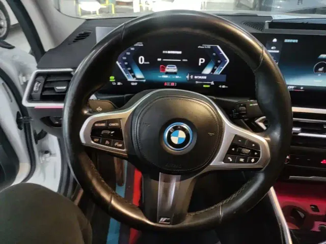 BMW i3 — Фото автомобиля 10