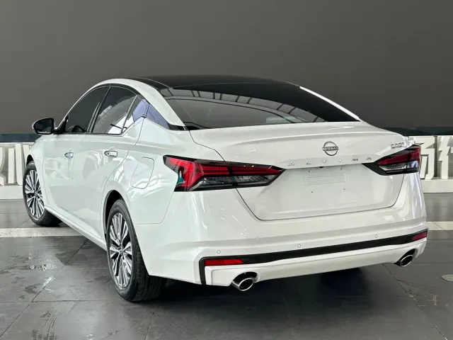 Nissan Teana — Фото автомобиля 6
