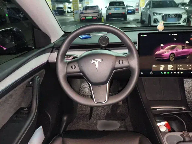 Tesla Model Y — Фото автомобиля 6
