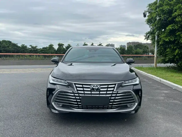 Toyota Avalon — Фото автомобиля 3