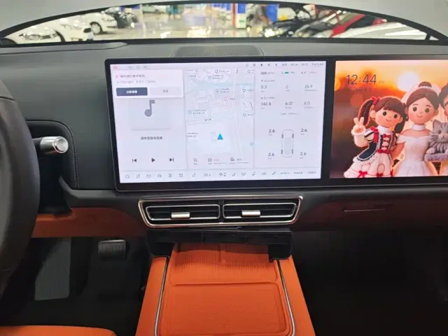 Li Auto L8 — Фото автомобиля 12