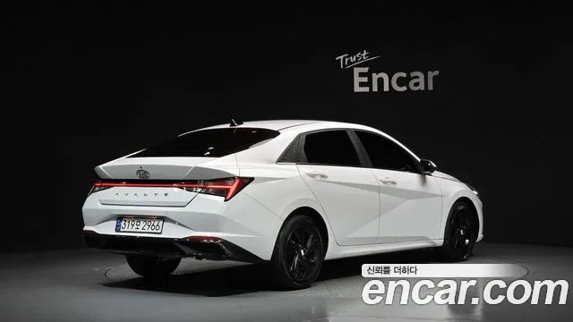 Hyundai Avante CN7 — Фото автомобиля 2