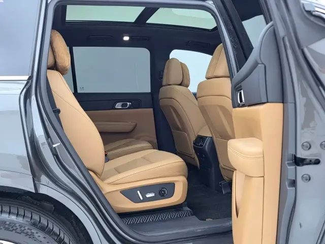 Li Auto ONE — Фото автомобиля 10