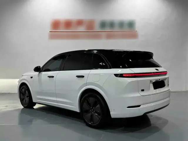 Li Auto L7 — Фото автомобиля 3