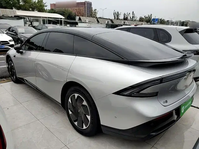 Xpeng P7+ — Фото автомобиля 4