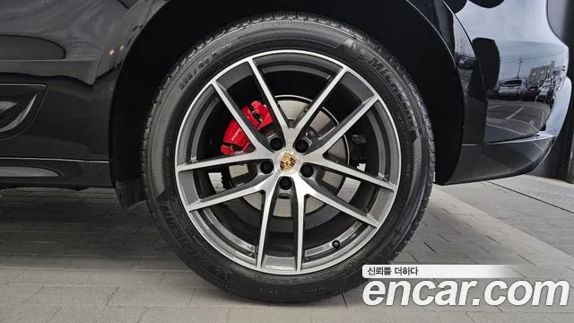 Porsche Macan — Фото автомобиля 21