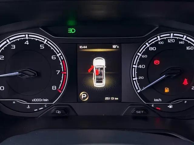 Geely Vision X6 — Фото автомобиля 10