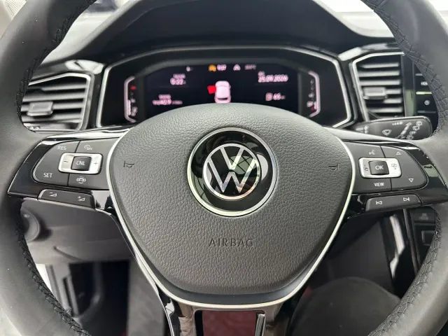 Volkswagen T-Roc — Фото автомобиля 13