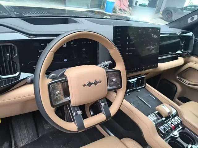BYD FangChengBao Leopard 8 — Фото автомобиля 9