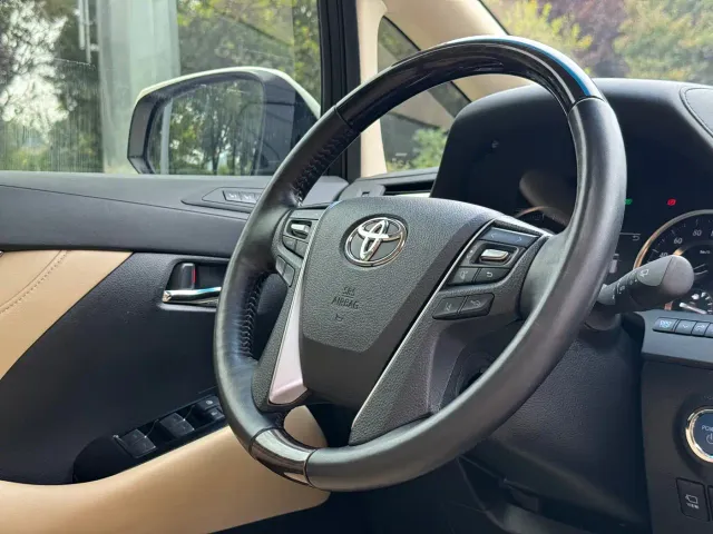 Toyota Alphard — Фото автомобиля 13