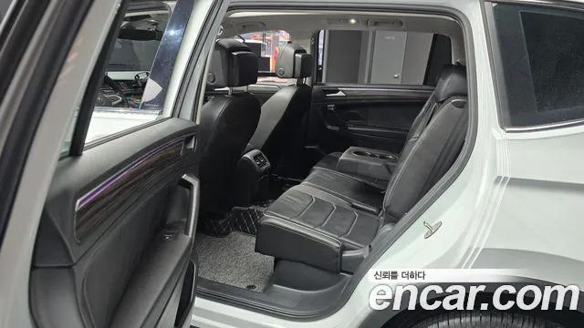 Volkswagen Tiguan — Фото автомобиля 12