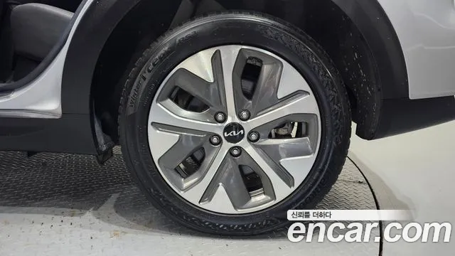 Kia Niro — Фото автомобиля 6