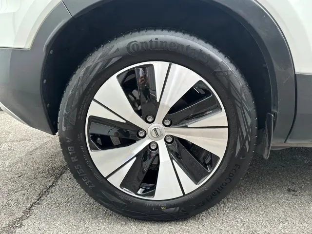 Volvo XC40 — Фото автомобиля 21