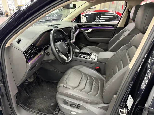 Volkswagen Touareg — Фото автомобиля 12