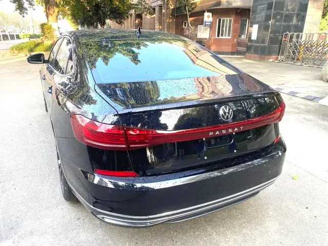 Volkswagen Passat — Фото автомобиля 9