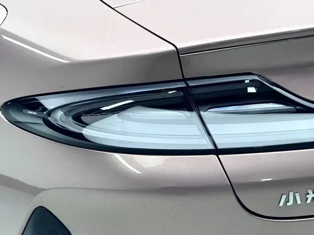 Xiaomi SU7 — Фото автомобиля 19