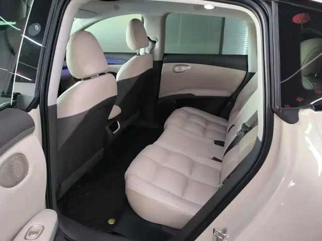 IM Motors LS6 — Фото автомобиля 16