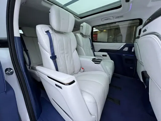 Buick Century 2023 2.0T 6-Seat World Edition — Фото автомобиля 5