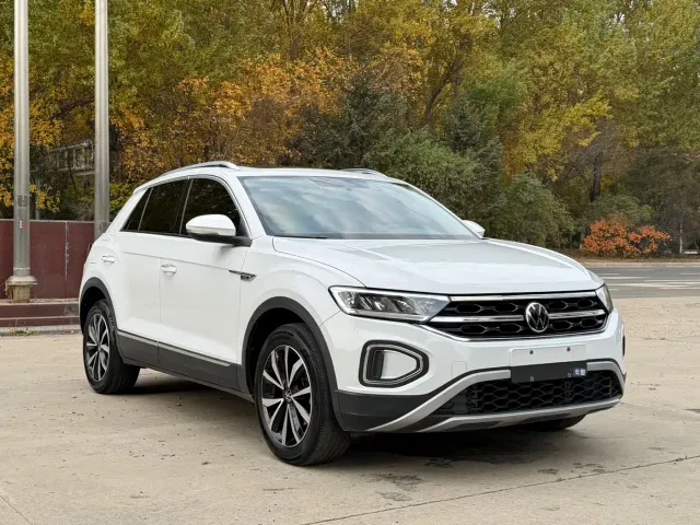 Volkswagen T-Roc — Фото автомобиля 3