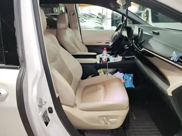 Toyota Granvia — Фото автомобиля 24