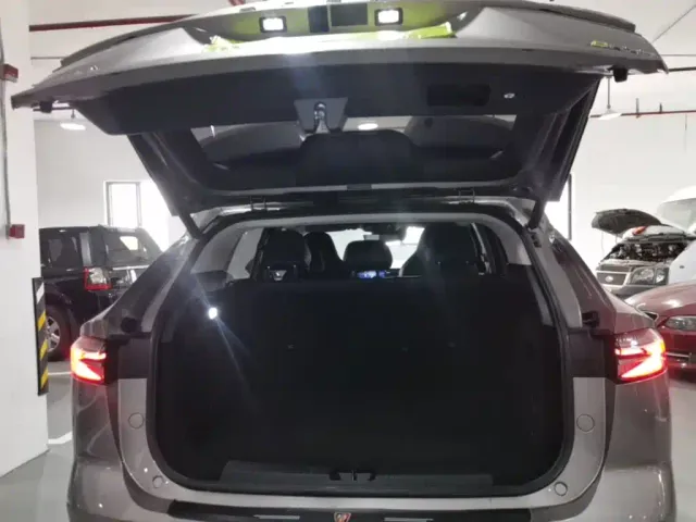 Roewe RX5 — Фото автомобиля 18
