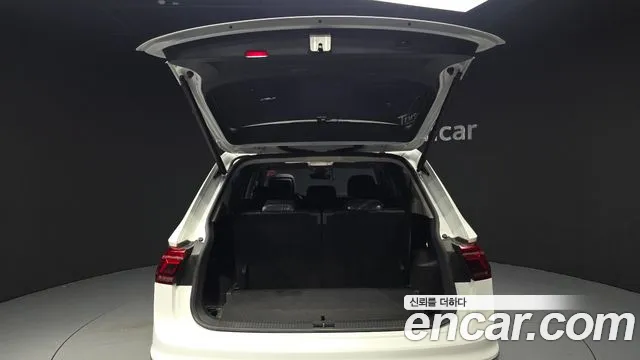 Volkswagen Tiguan — Фото автомобиля 20