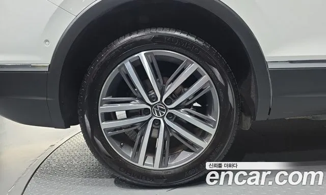 Volkswagen Tiguan — Фото автомобиля 5