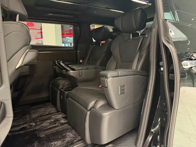 Toyota Vellfire — Фото автомобиля 9
