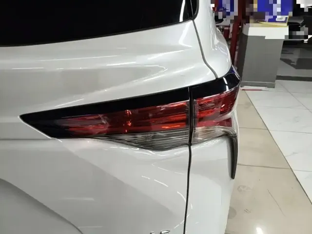 Toyota Sienna — Фото автомобиля 7