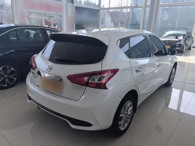 Nissan Tiida — Фото автомобиля 4