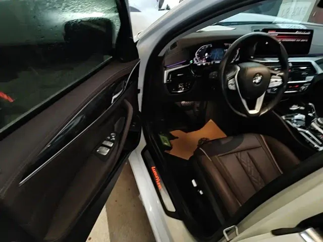 BMW 5 Series — Фото автомобиля 15