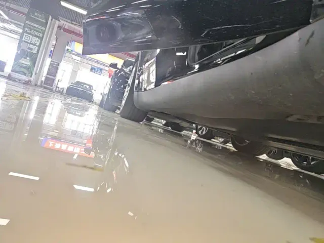Tesla Model Y — Фото автомобиля 20