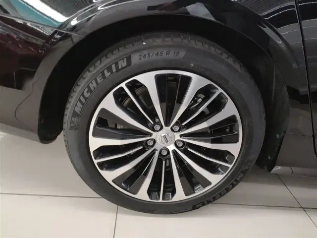 Volvo S90 — Фото автомобиля 25