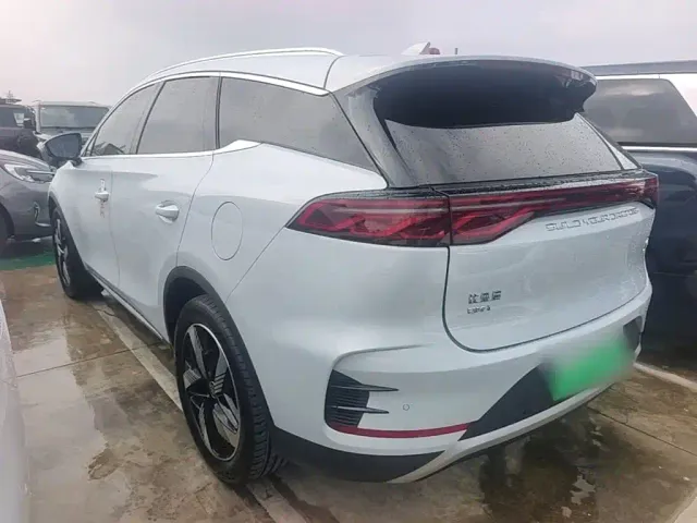 BYD Tang — Фото автомобиля 4