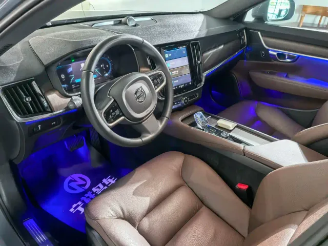 Volvo V90 — Фото автомобиля 7