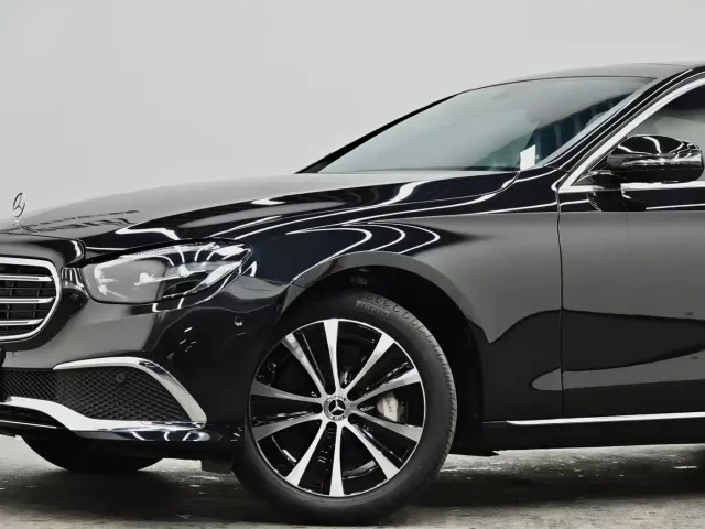 Mercedes-Benz E-Class — Фото автомобиля 30