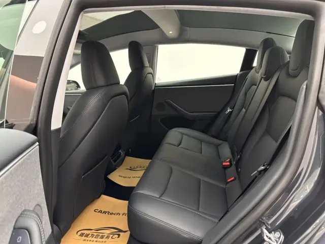 Tesla Model 3 — Фото автомобиля 9