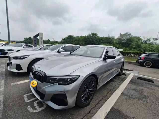 Фотография автомобиля — BMW 3 Series