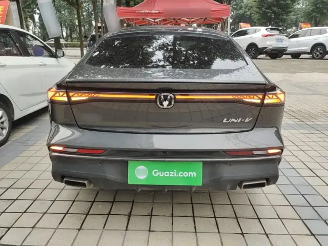 Changan UNI-V — Фото автомобиля 5