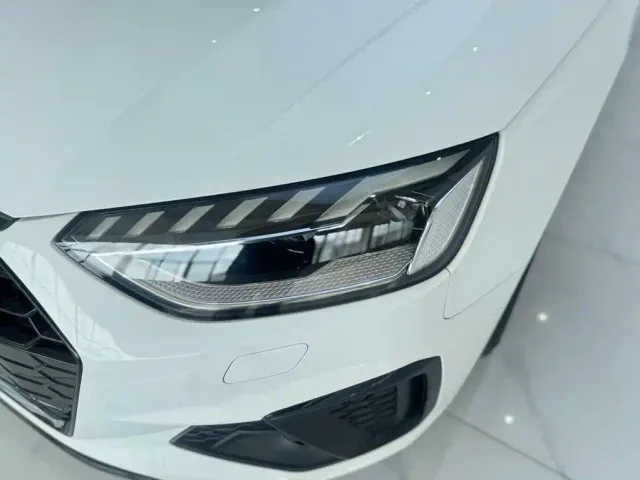 Audi A4L — Фото автомобиля 16