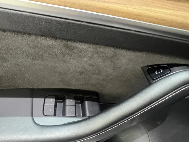 Tesla Model 3 2022 Performance High-Performance AWD — Фото автомобиля 11