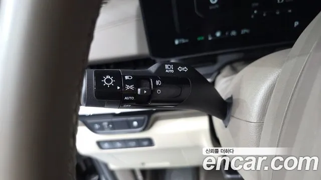 Kia Carnival Generation 4 — Фото автомобиля 28
