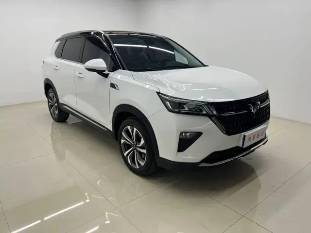 Wuling Asta — Фото автомобиля 3