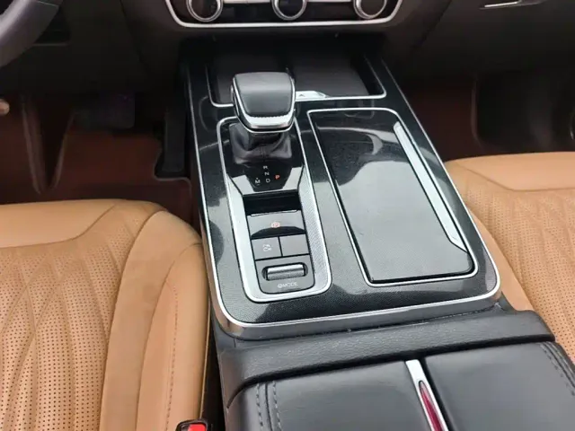 Hongqi HS5 — Фото автомобиля 13