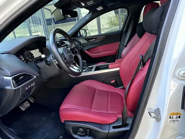 Jaguar XEL — Фото автомобиля 5