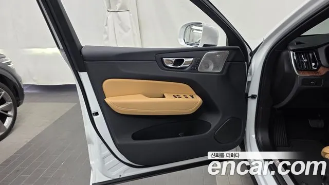 Вольво XC60 B5 Ultra Bright — Фото автомобиля 24