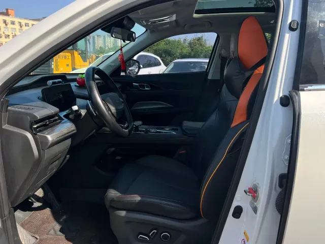 Changan Z6 — Фото автомобиля 10